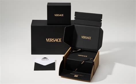 versace return form.